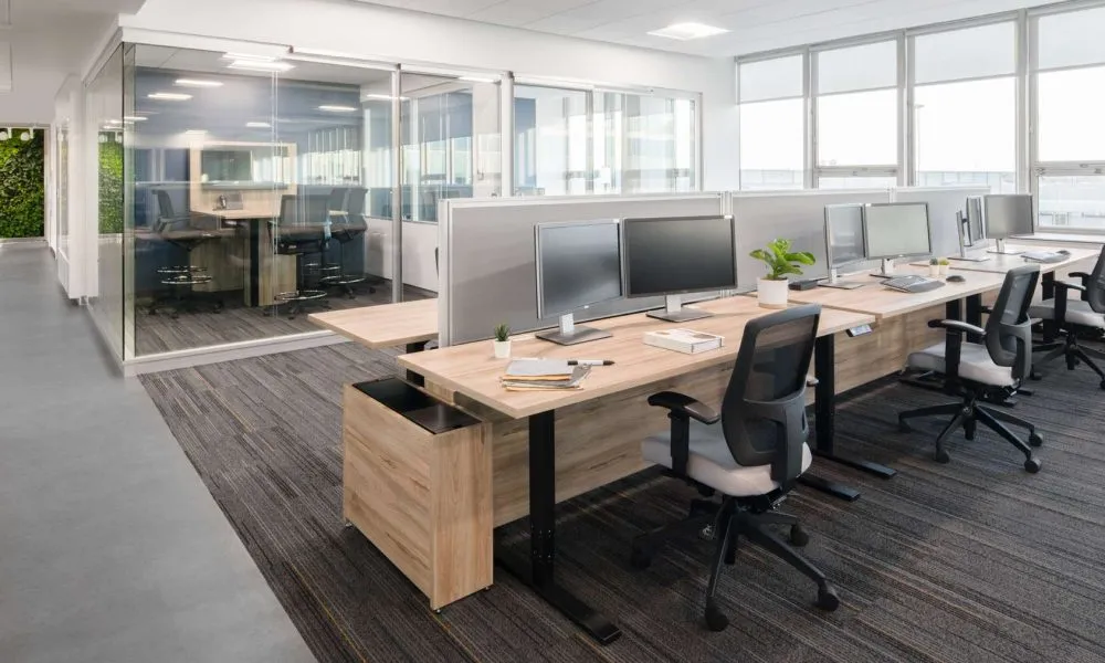 Open Plan Electric Desks Glass Conference Rooms
